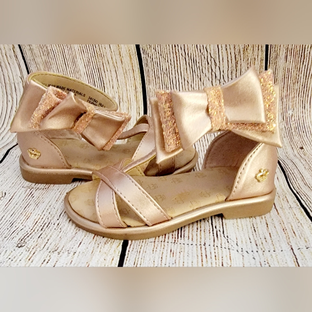 Juicy Couture Infant size 5 Sandals - Picture 1 of 6